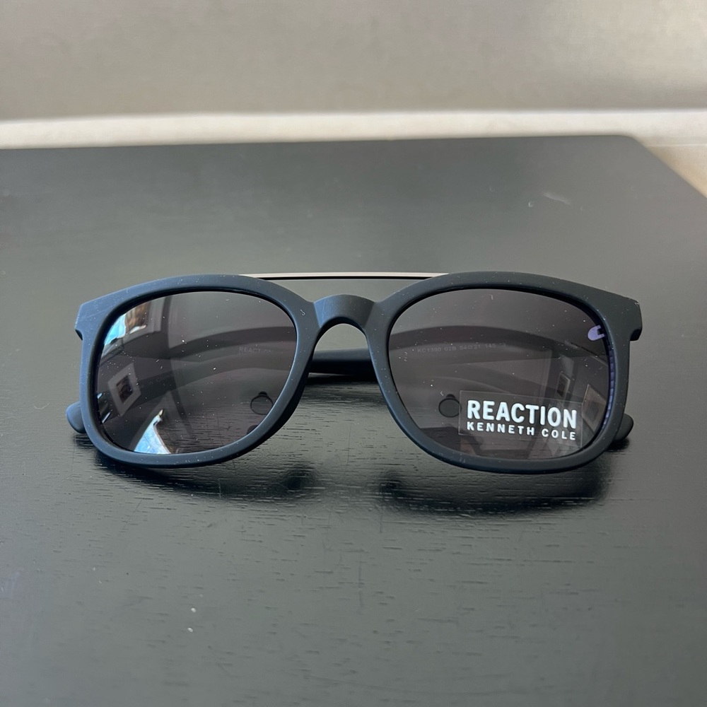 Kenneth Cole Reaction Black Sunglasses